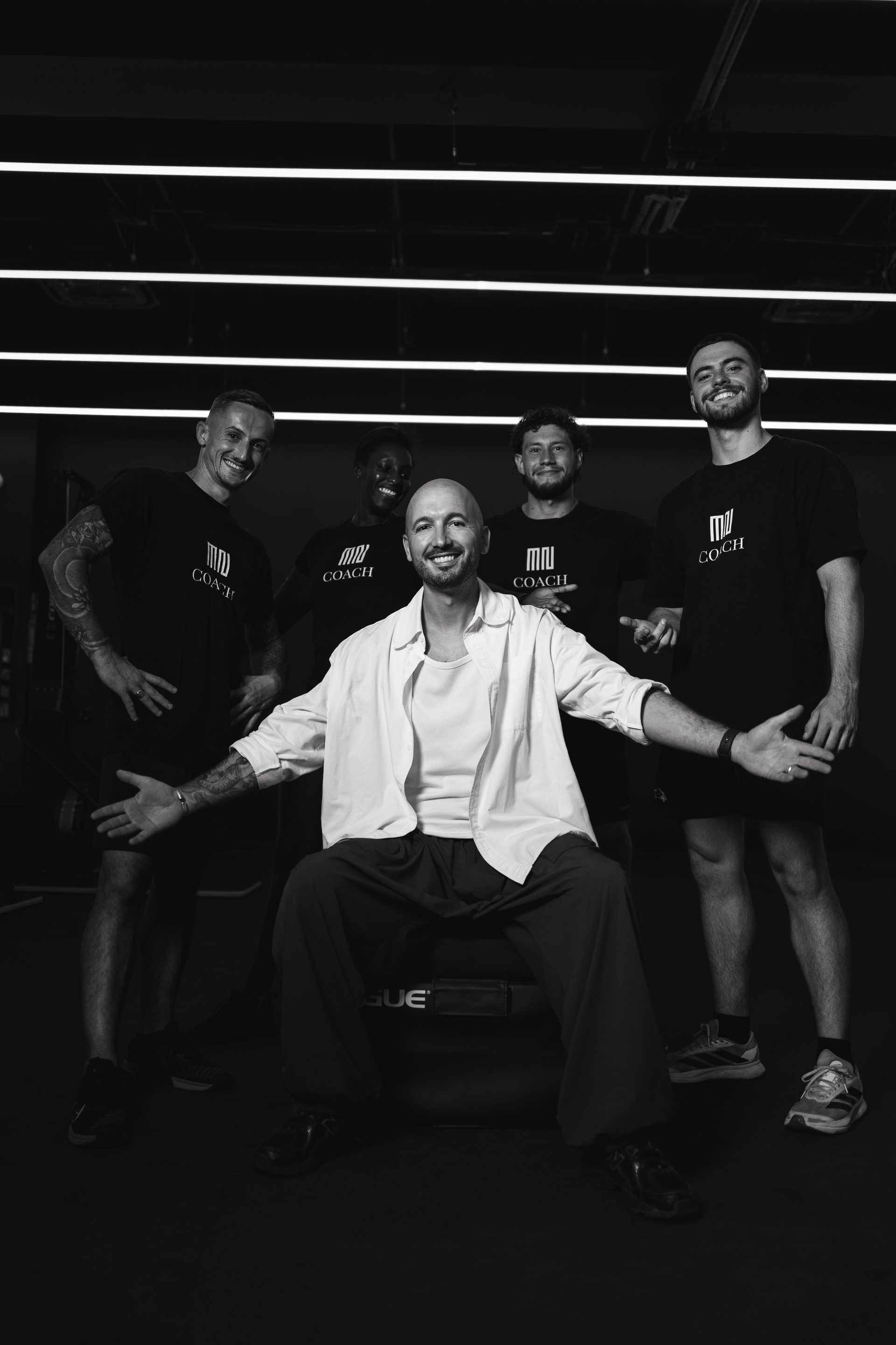 L'équipe de coachs MONT NOIR autour du fondateur, dans le club